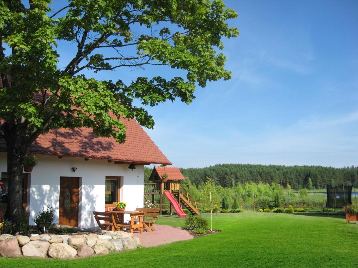 Domek Czerwony Kapturek Villa Plocice Exterior photo